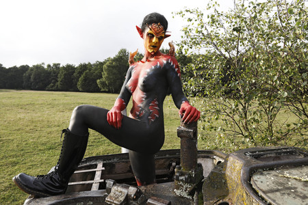 GEEK ART: Tank-Devil Bodypainting