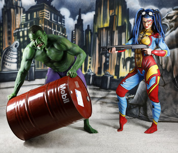 GEEK ART: Hulk vs Iron Quinn Bodypainting