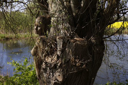 NATURE ART: Baum am Fischteich / Tree at the Fish Pond Bodypainting