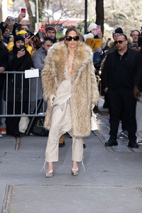 Jennifer Lopez  in der Talkshow 'The View' in New York
