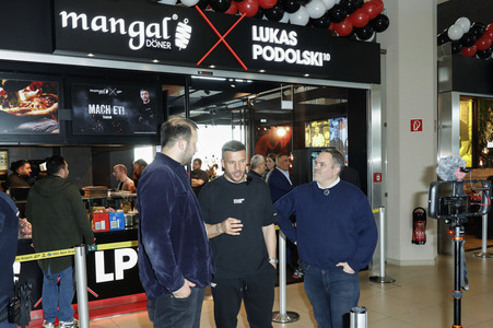 Eröffnung vom Mangal Döner X Lukas Podolski Store in Köln