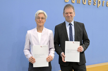 Bundespressekonferenz Prüfbericht zur Berechnung der deutschen Treibhausgasemissionen in Berlin