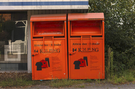 Symbolfoto Altkleidercontainer